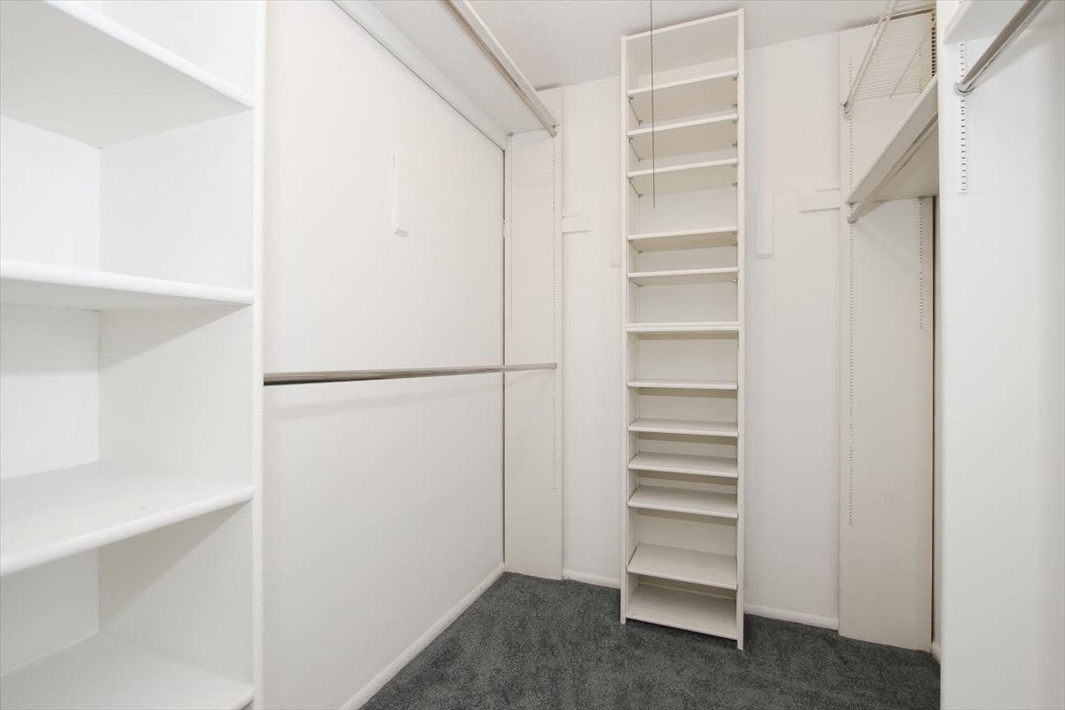 2000 Saint Regis Drive 6j Property Photo 14