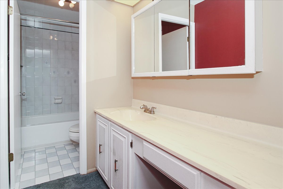 2000 Saint Regis Drive 6j Property Photo 15