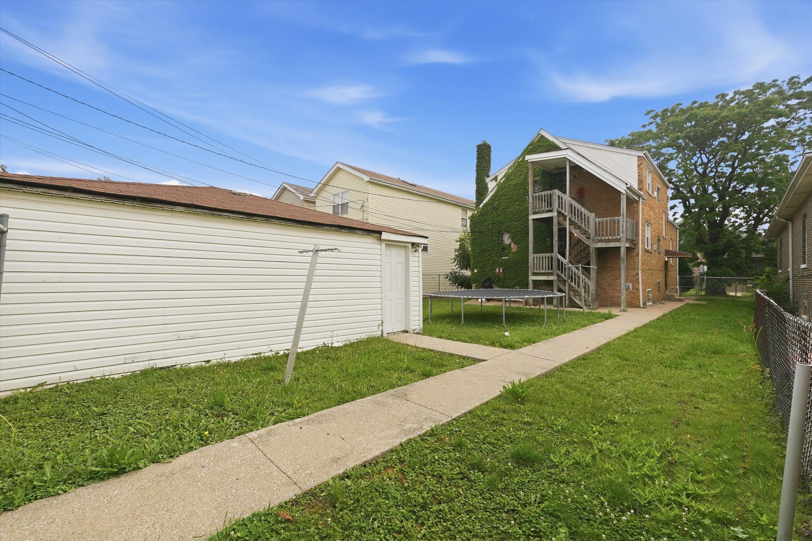 9114 S Ellis Avenue Property Photo 3