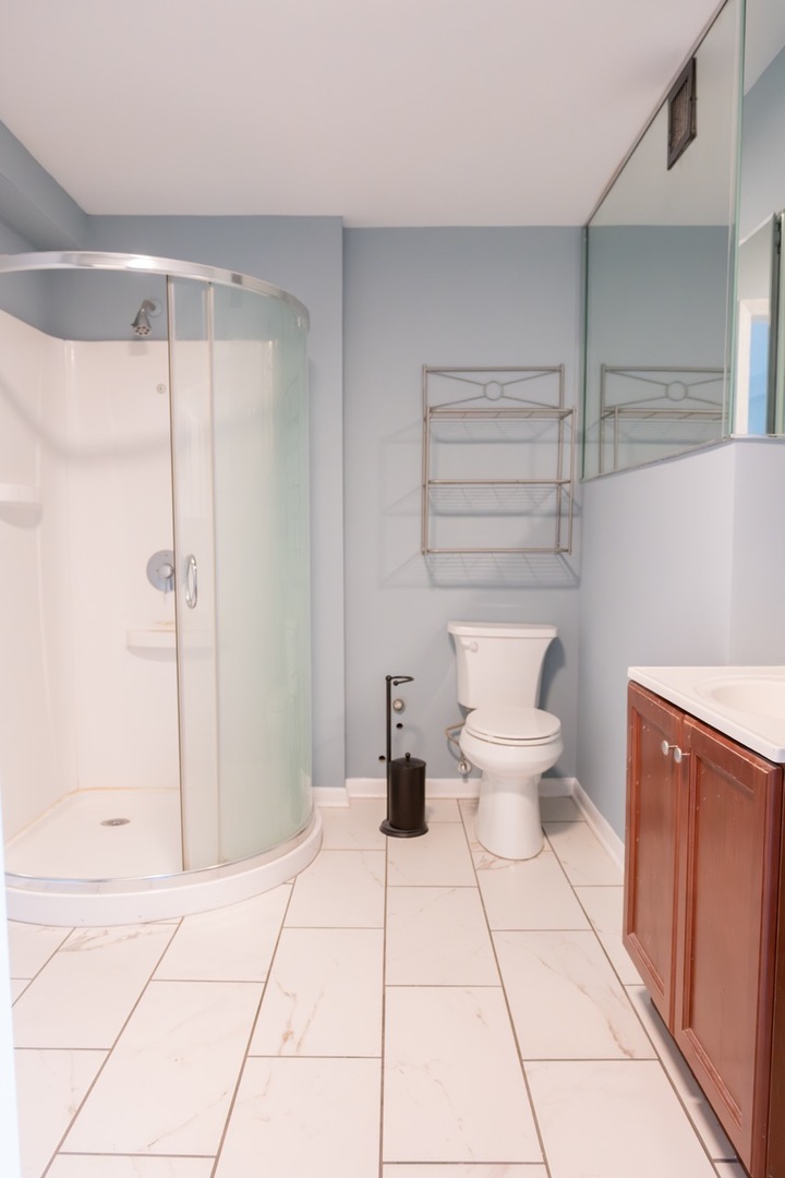 4880 N Marine Drive 304 Property Photo 10
