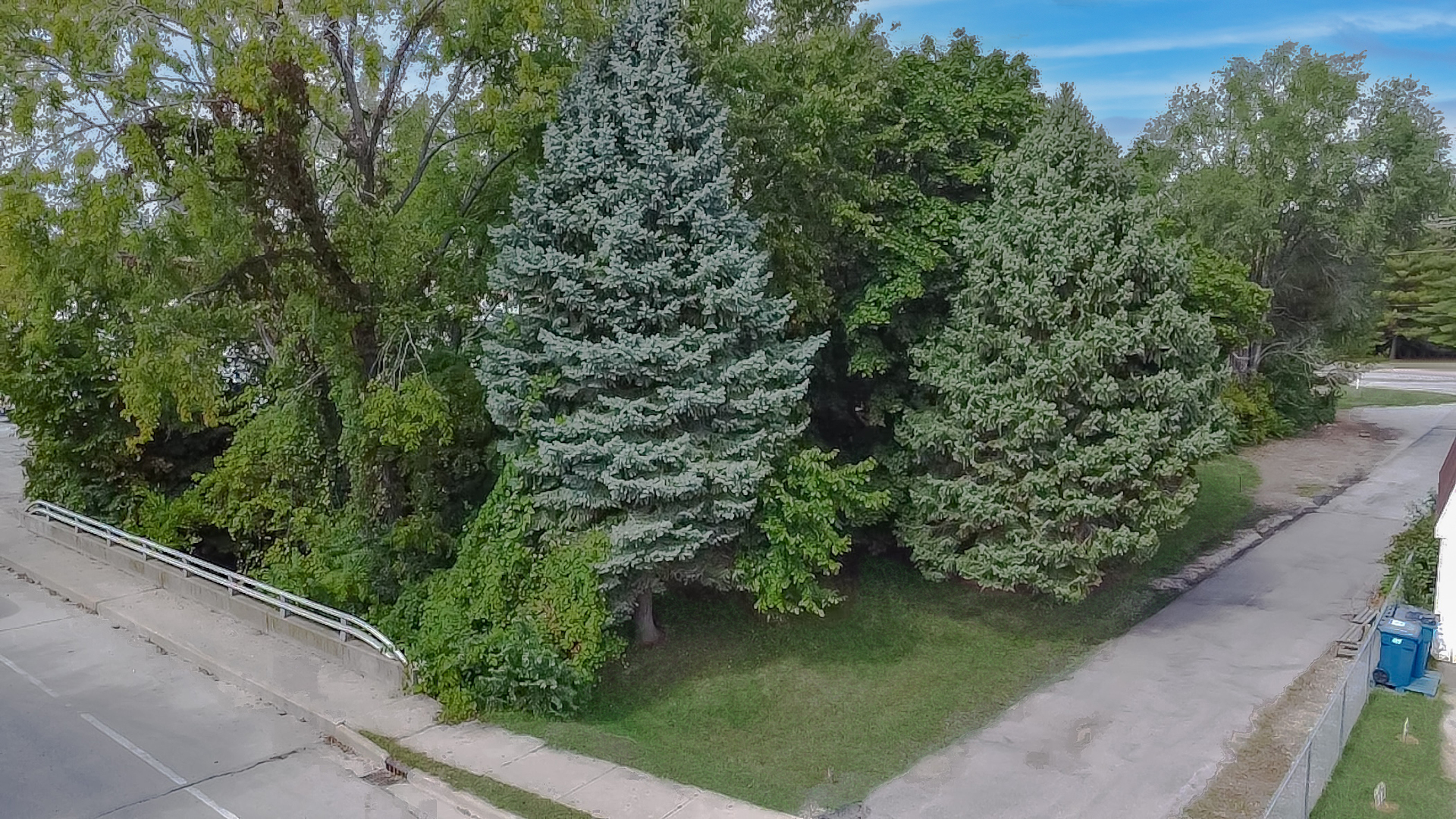 523 Bedford Road Property Photo 3