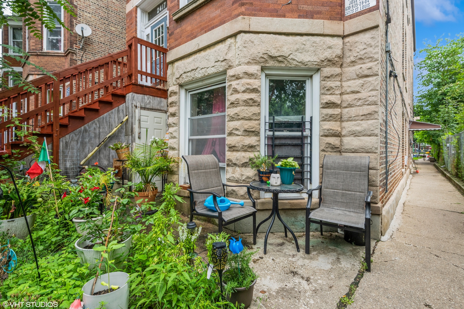 2417 S Saint Louis Avenue Property Photo 2