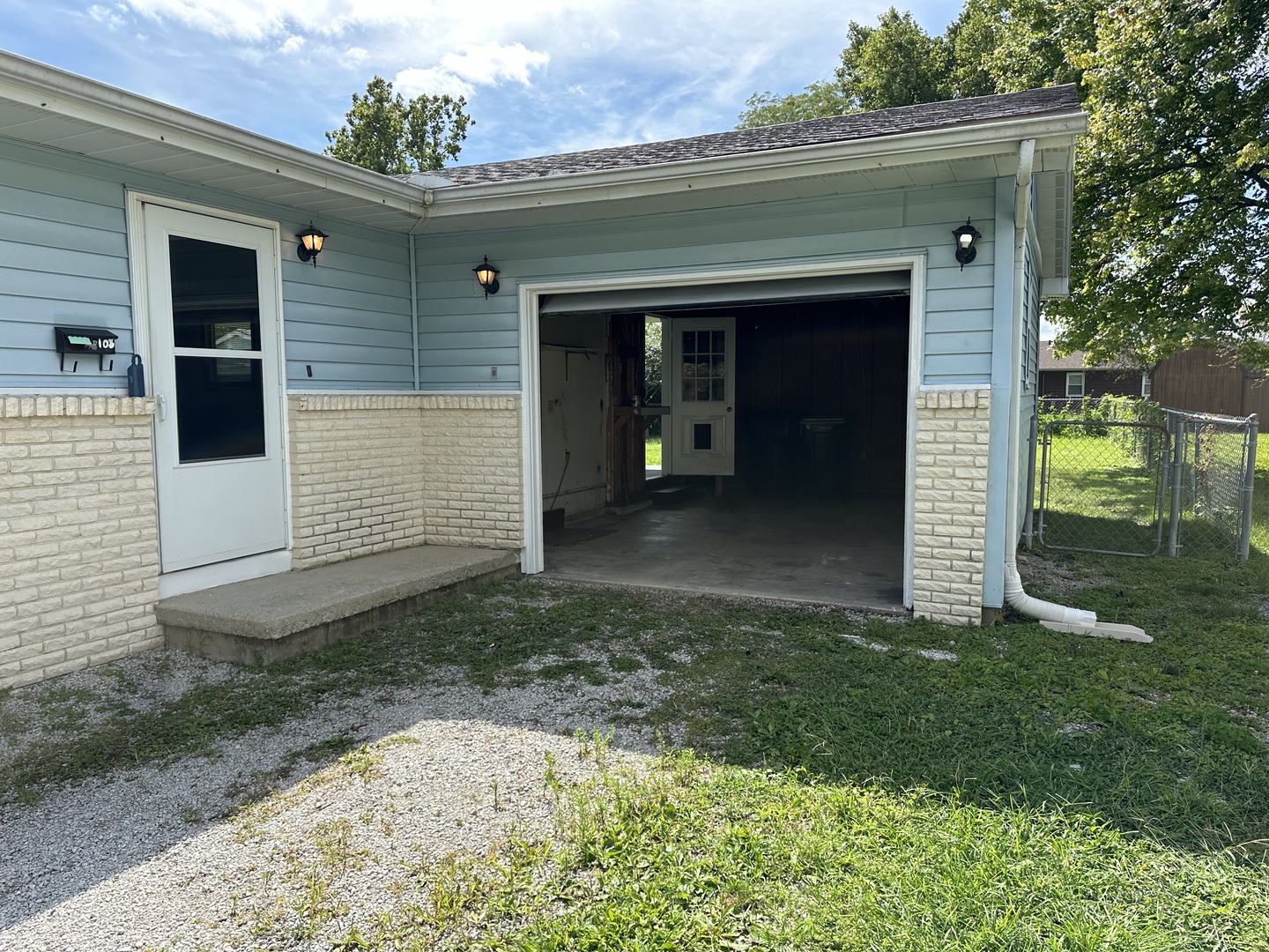 108 S Richman Street Property Photo 3