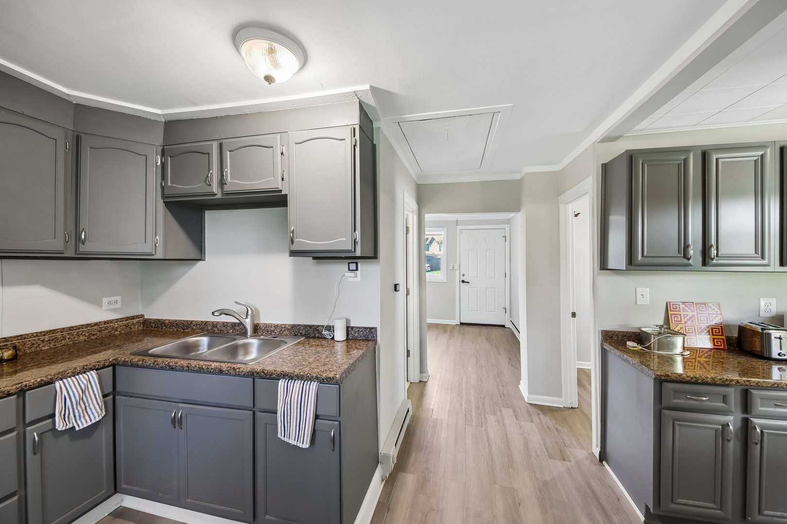 1423 Melrose Avenue Property Photo 3