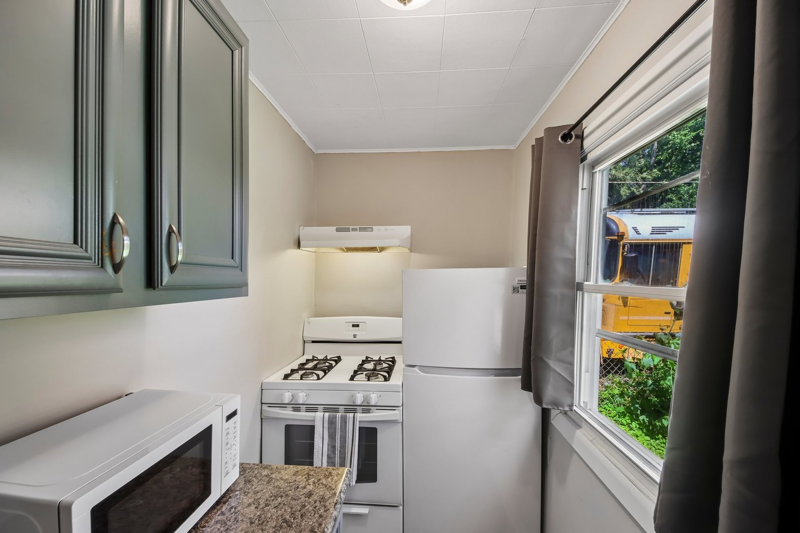 1423 Melrose Avenue Property Photo 7