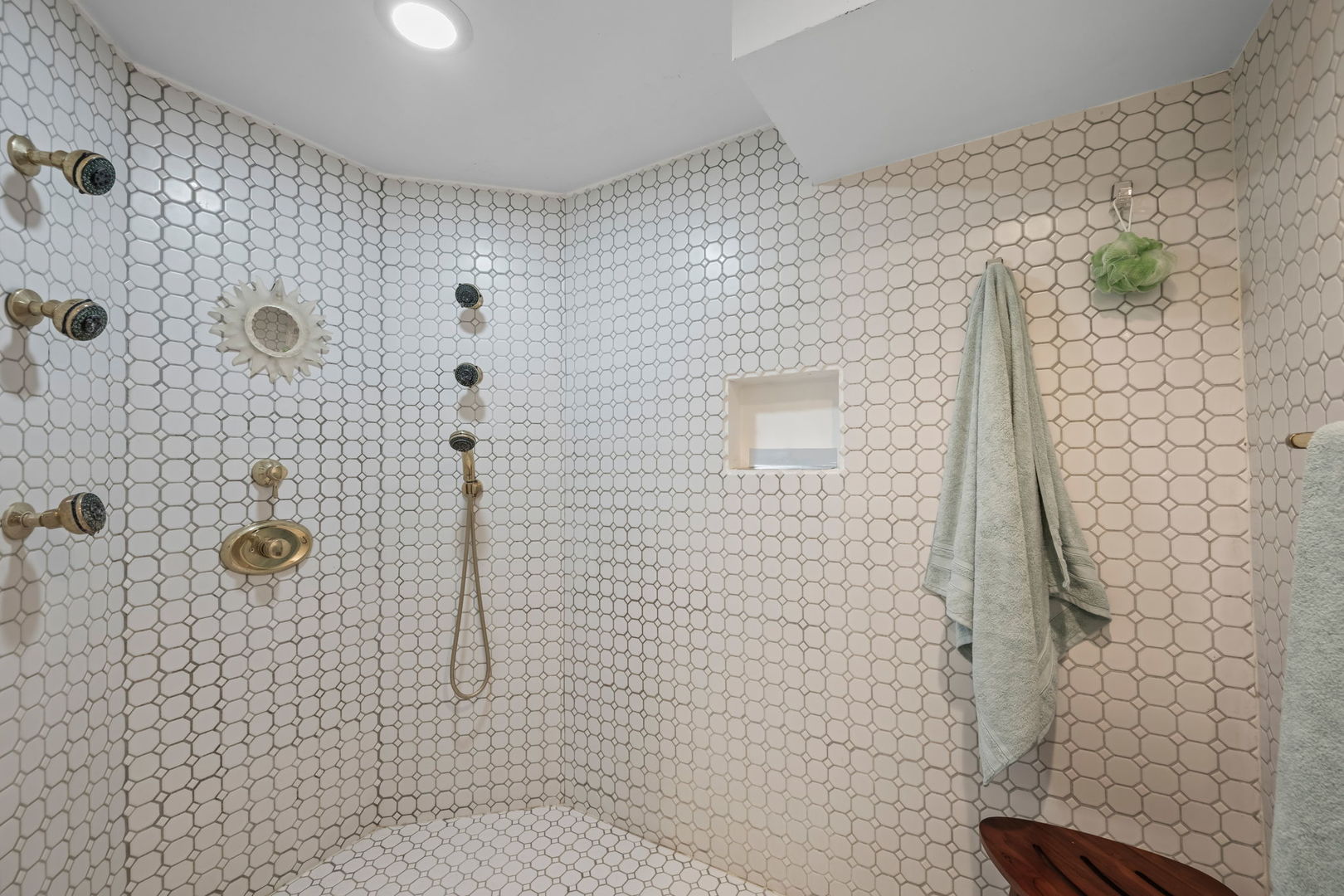 1704 S Western Avenue Property Photo 25