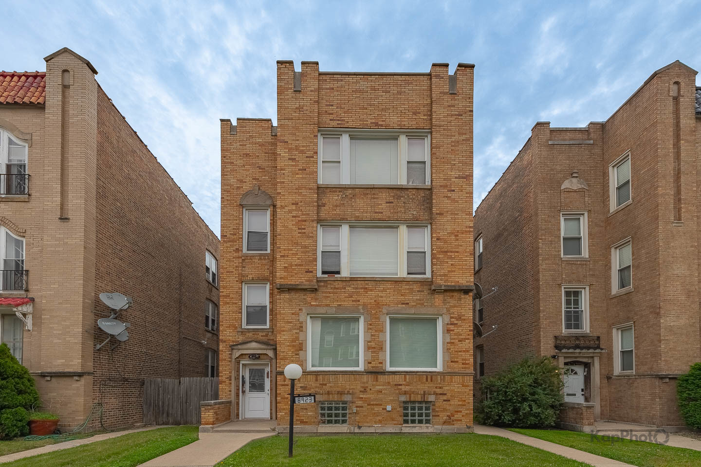 8923 S Blackstone Avenue Property Photo 1