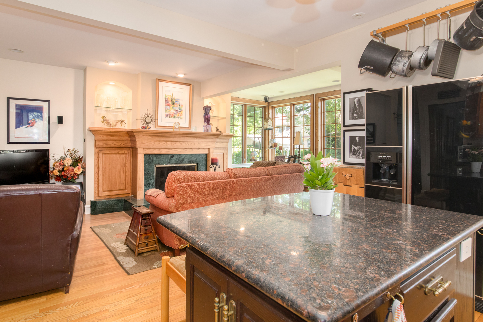 1605 S Fairview Avenue Property Photo 6