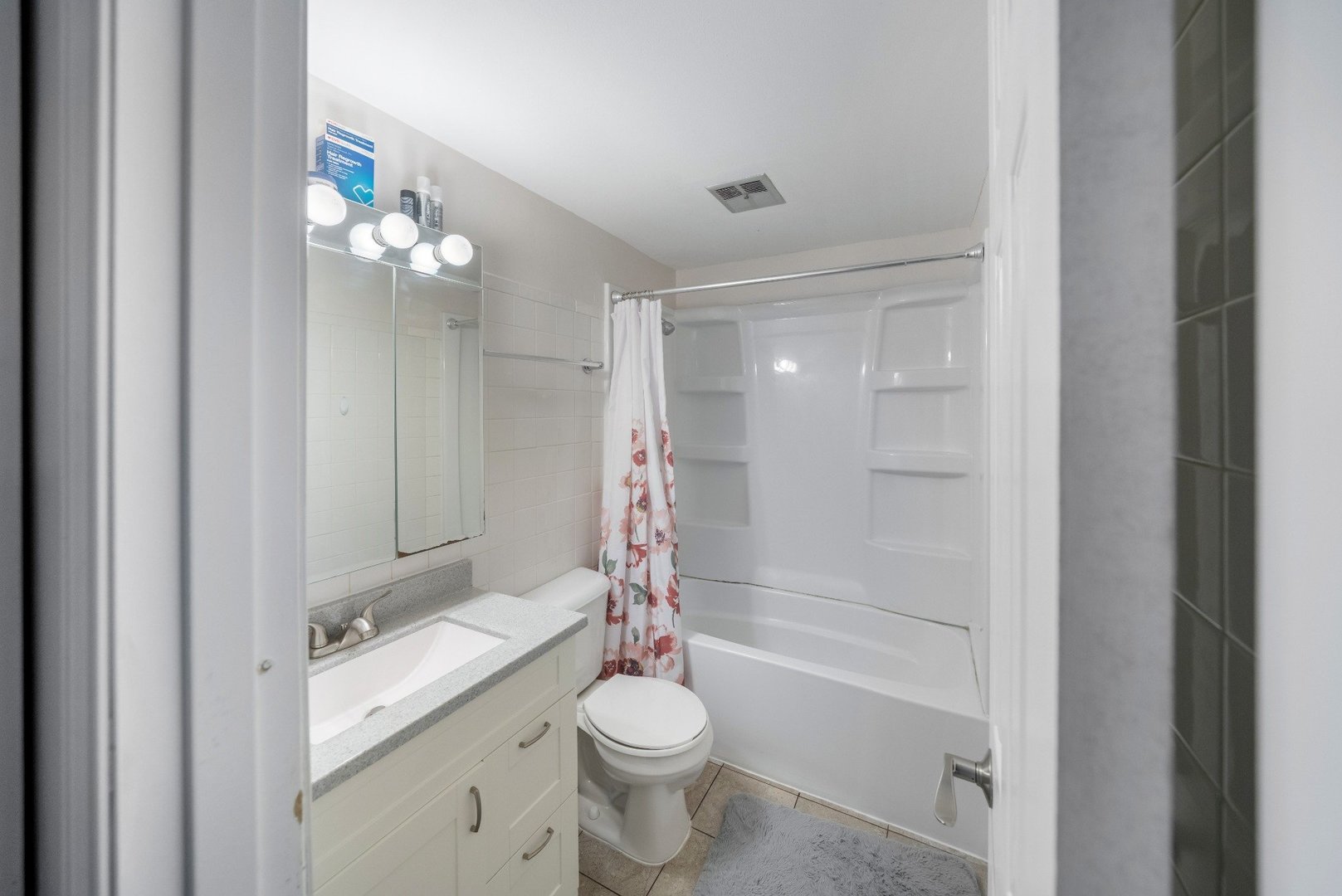 1460 Fairlane Drive 307 Property Photo 9