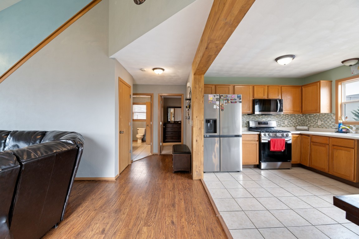 3833 Dunbury Lane Property Photo 4