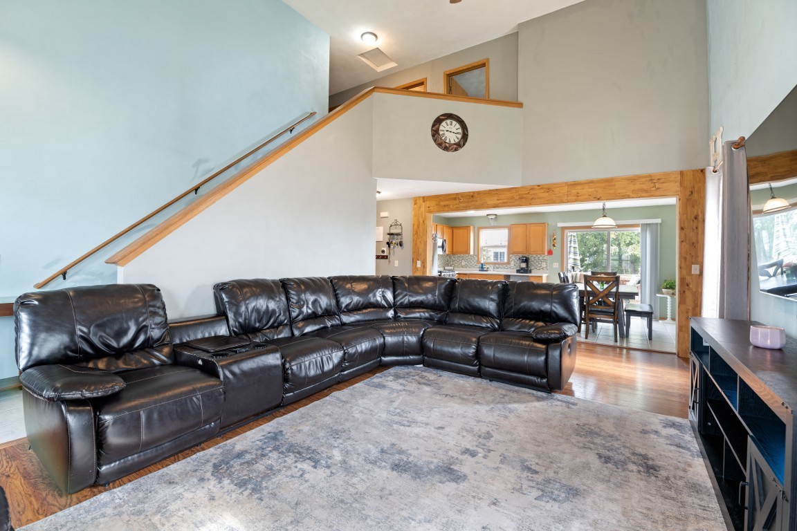 3833 Dunbury Lane Property Photo 8