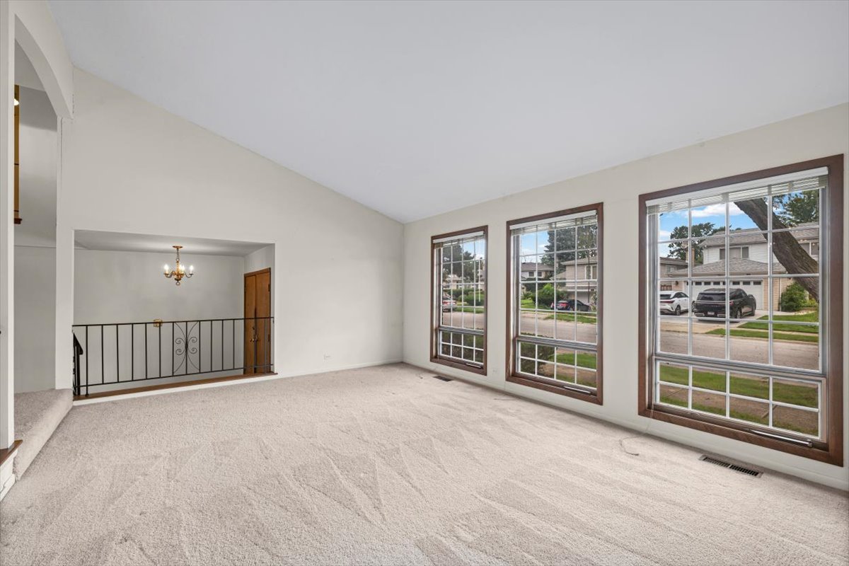 7927 Wilson Terrace Property Photo 5