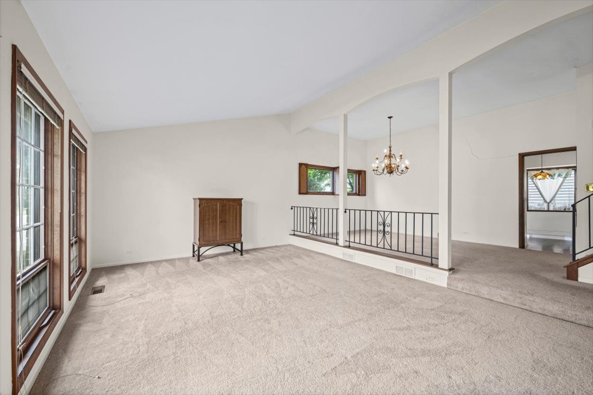 7927 Wilson Terrace Property Photo 6