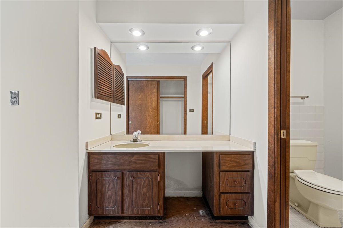 7927 Wilson Terrace Property Photo 16