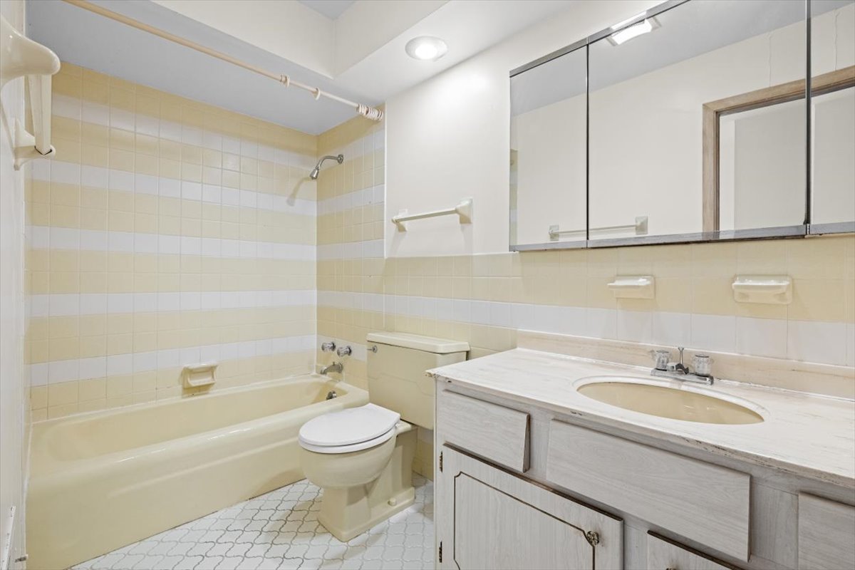 7927 Wilson Terrace Property Photo 22