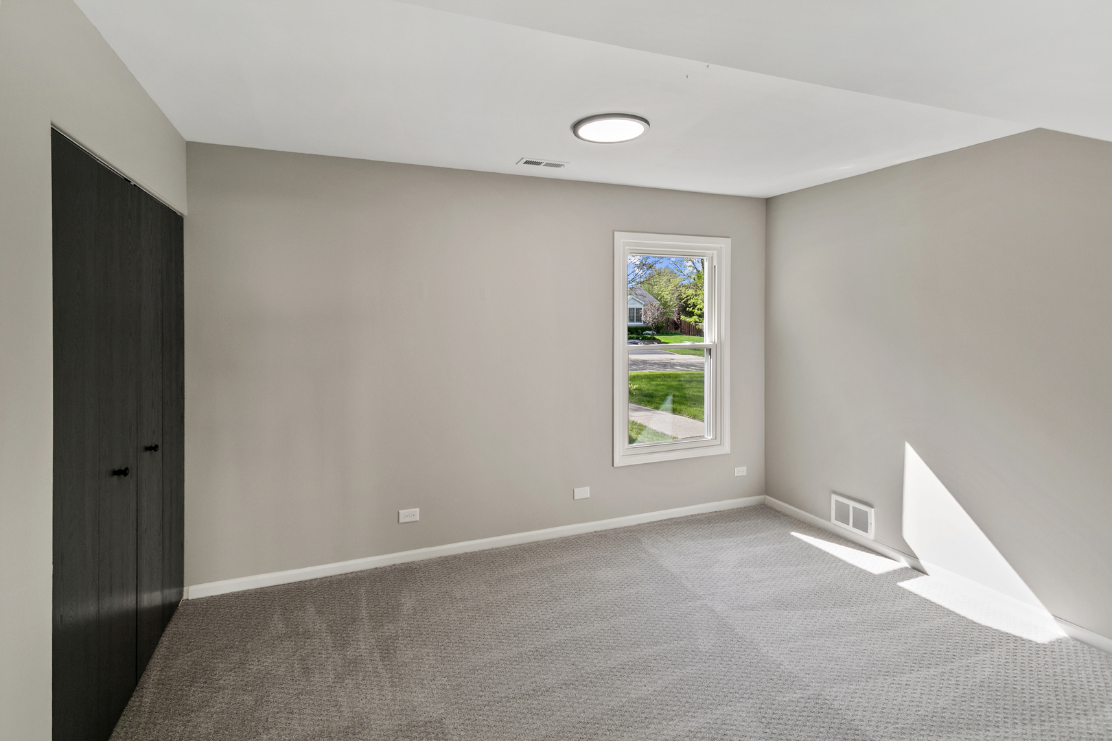 731 Roaring Brook Lane Property Photo 13