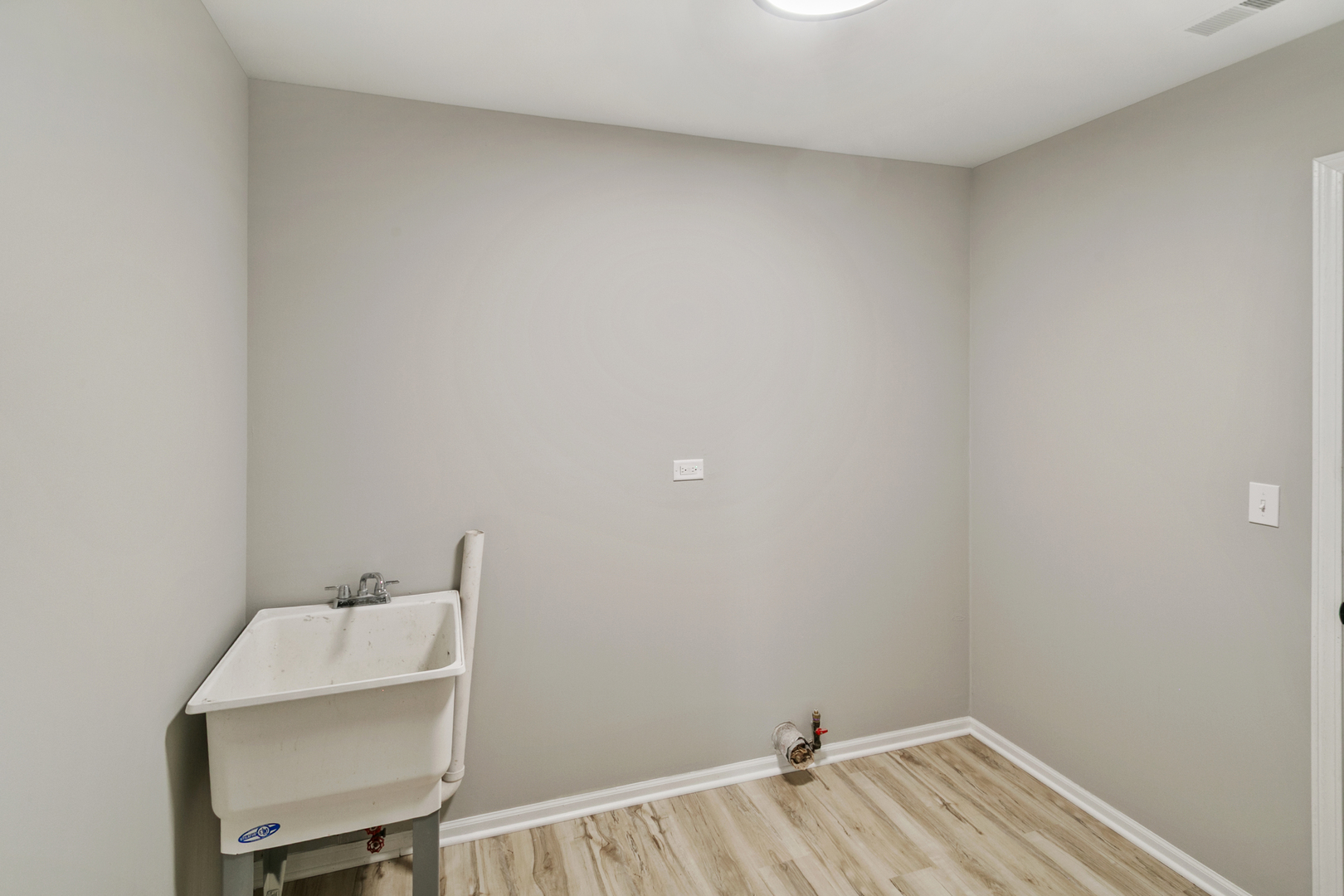 731 Roaring Brook Lane Property Photo 15