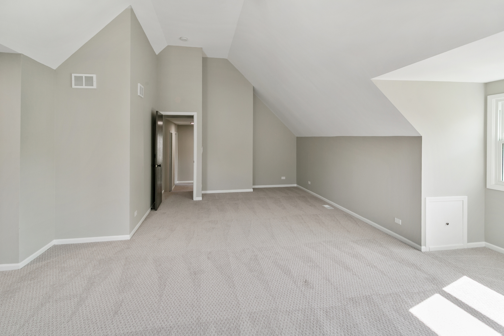 731 Roaring Brook Lane Property Photo 24