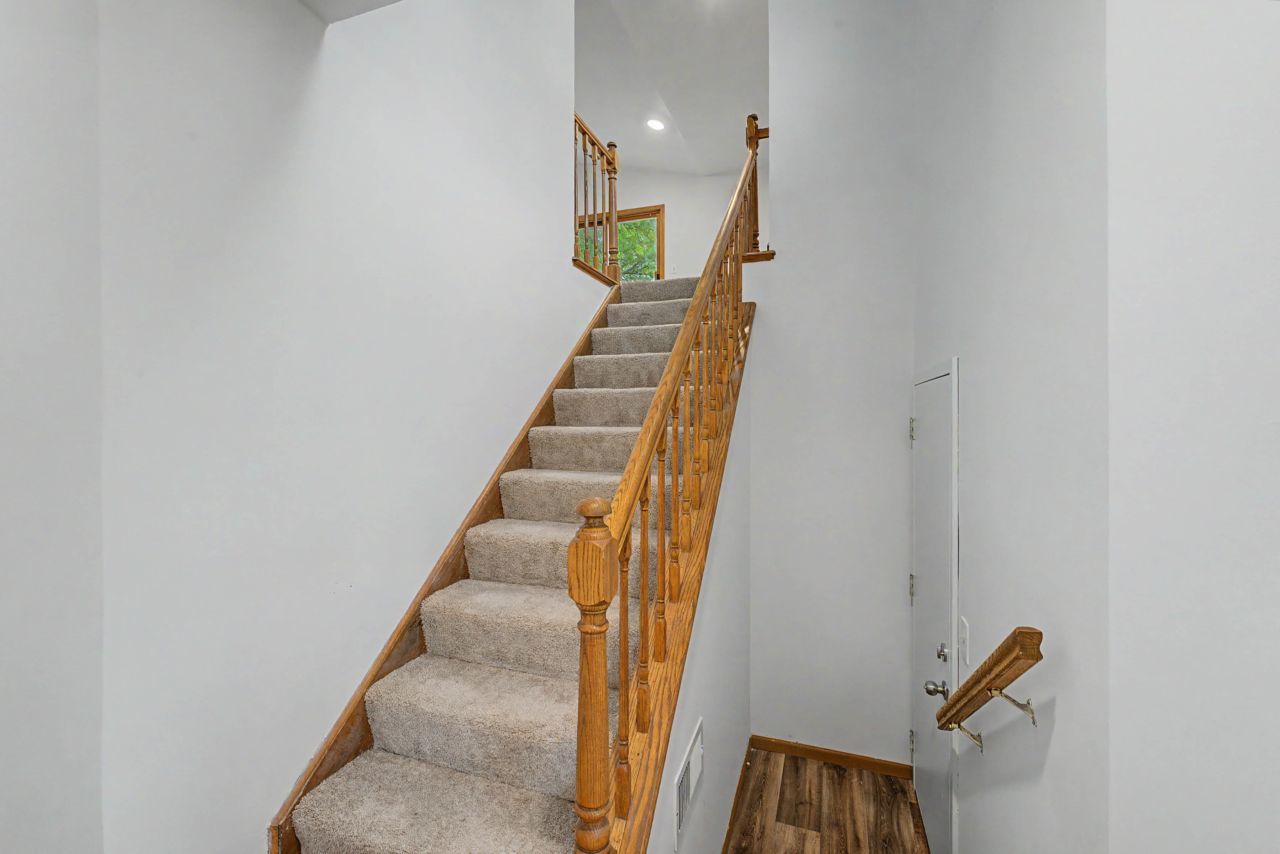 1953 N Coldspring Road Property Photo 5
