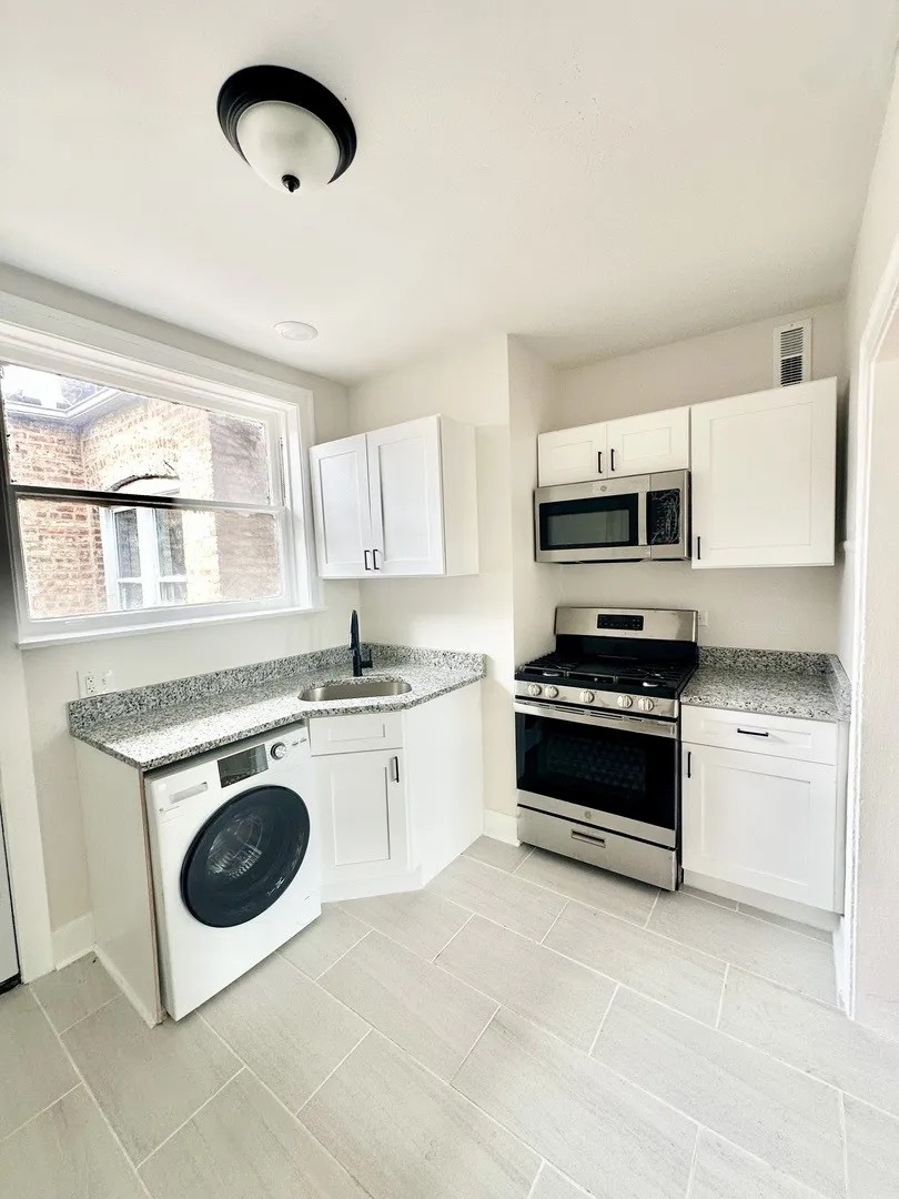 3701 W Division Street 2 Property Photo 2