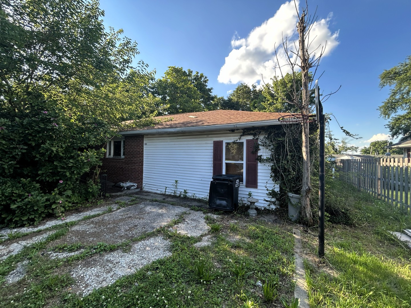 930 Vandalia Road Property Photo 3