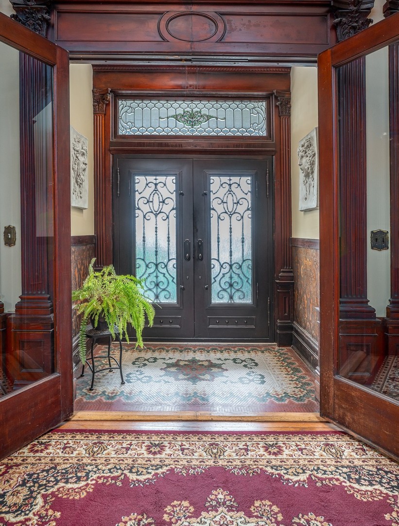 412 W 6th Street Property Photo 4