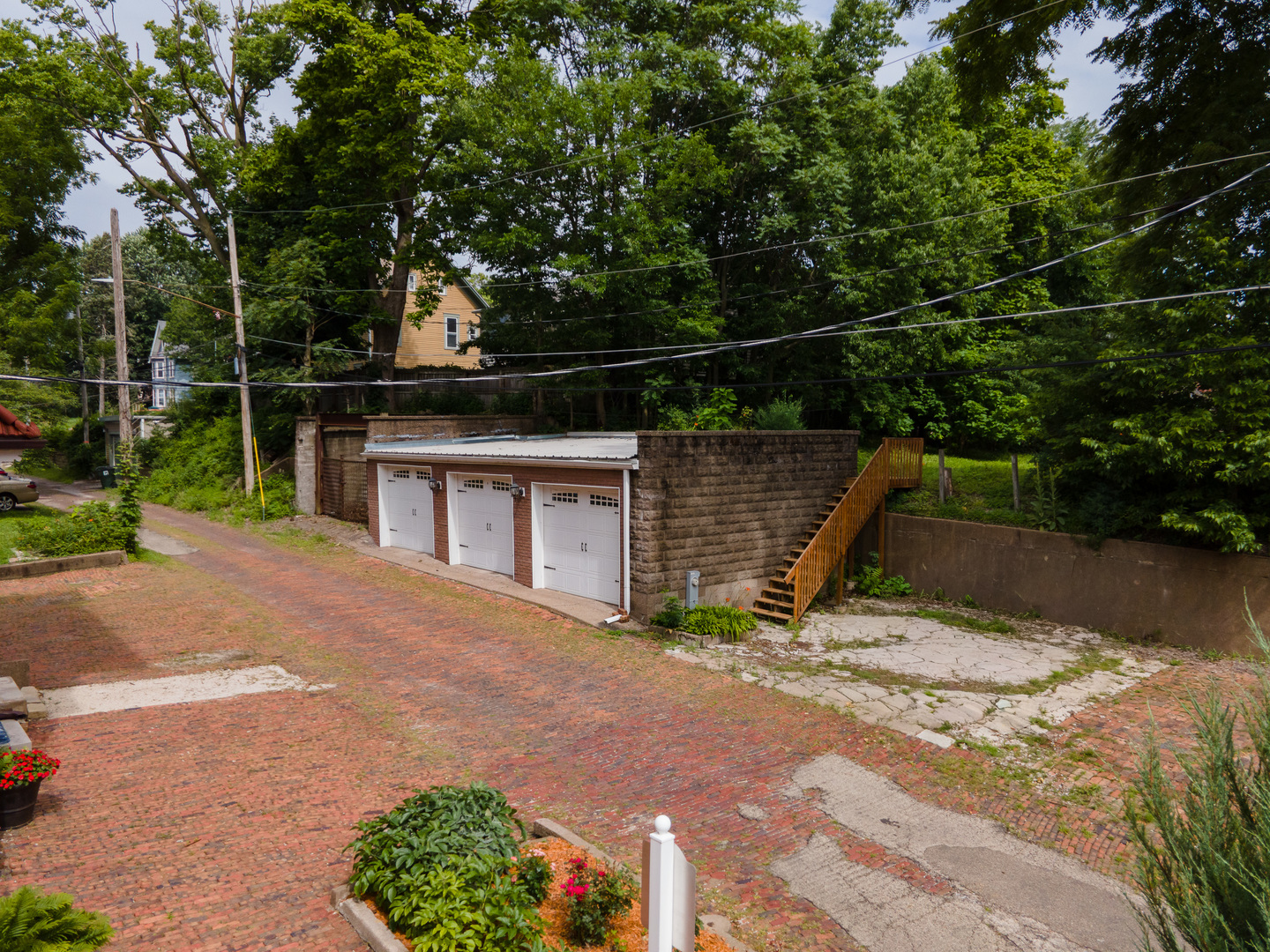 412 W 6th Street Property Photo 53