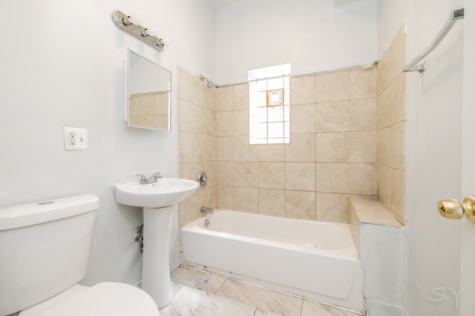 1256 S Independence Boulevard Property Photo 12