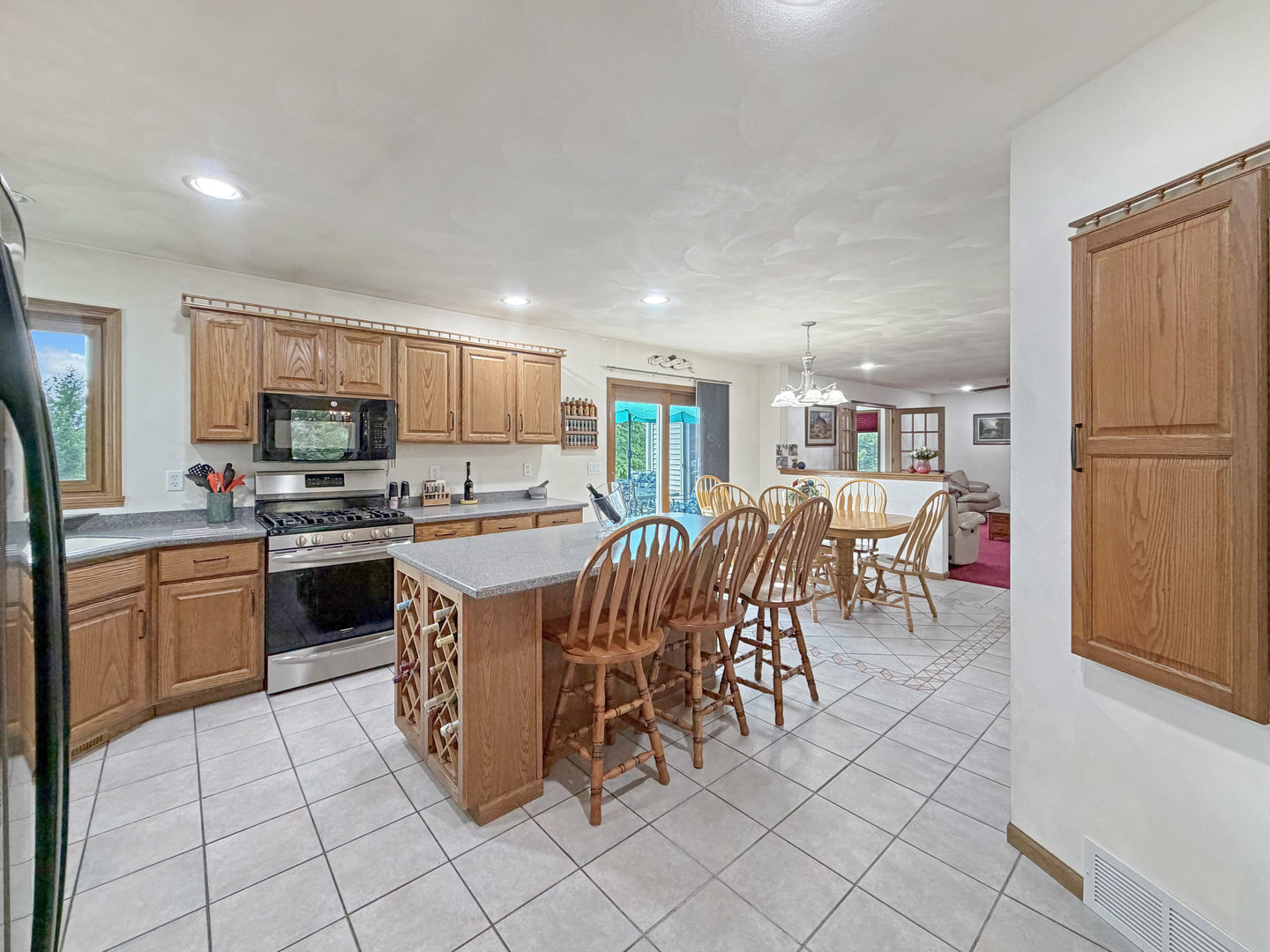 1954 Delmar Drive Property Photo 9