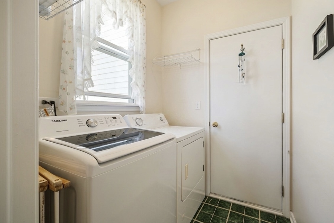 32504 Millstone Circle Property Photo 7