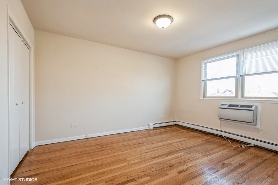 2001 W Touhy Avenue 301 Property Photo 4