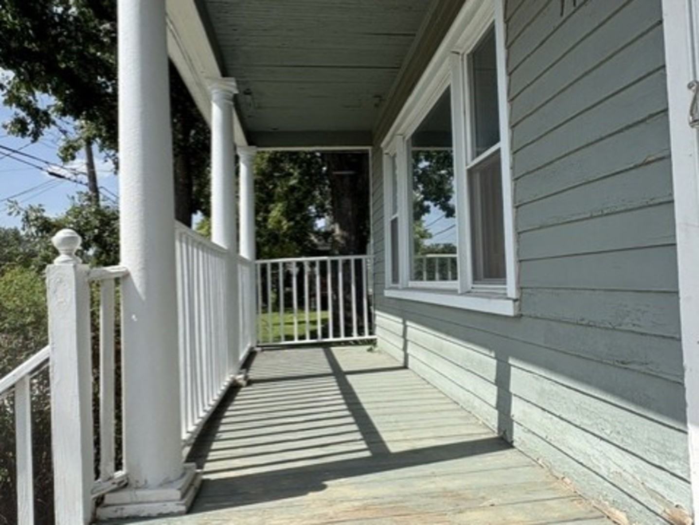 14329 S Beacon Avenue Property Photo 6