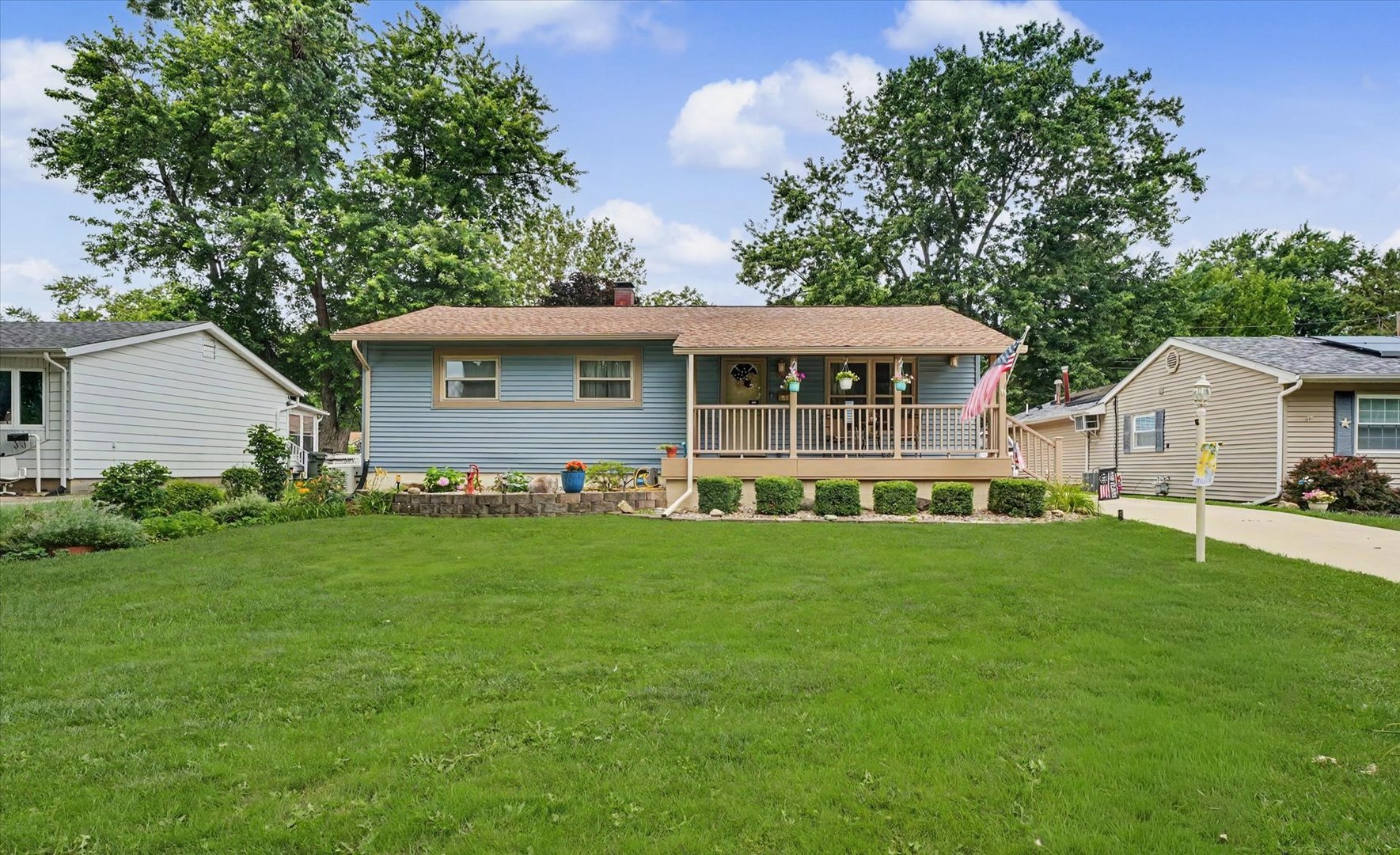 1007 S Kinch Street Property Photo 1