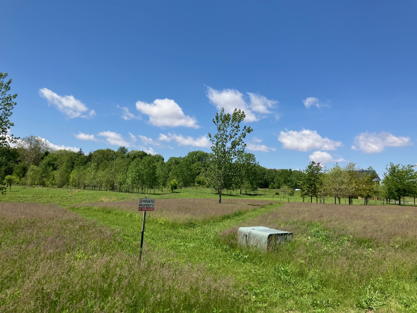 2807 N Brickhouses Road Property Photo 2