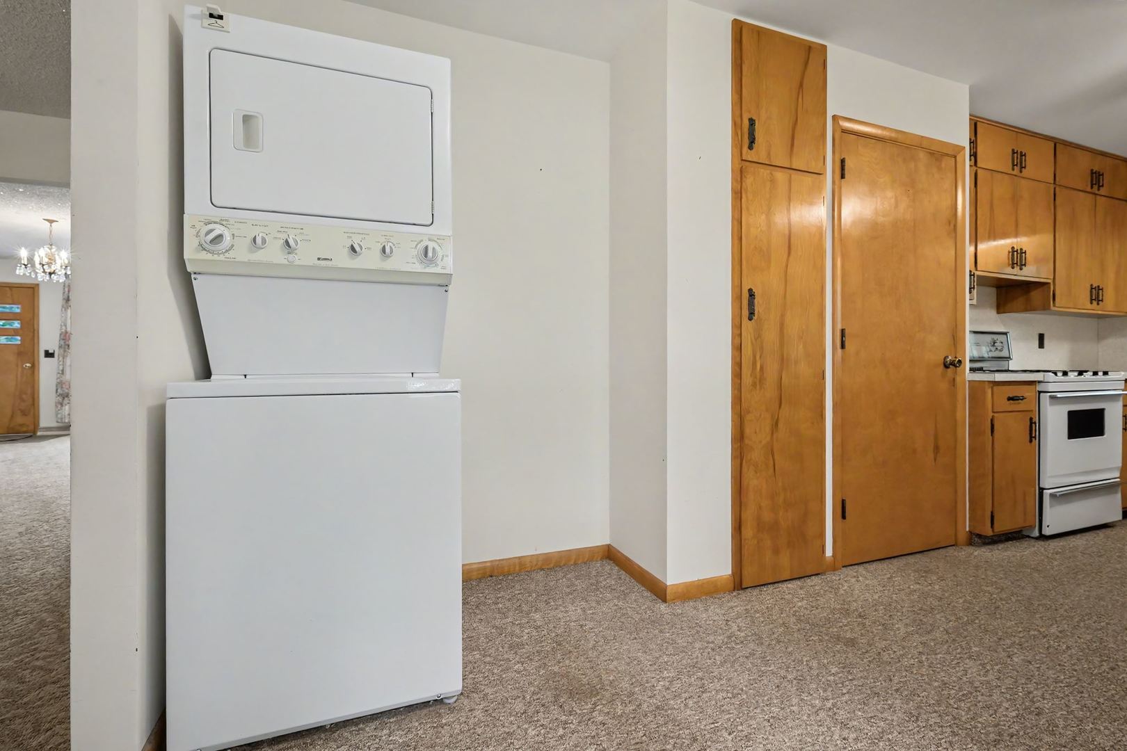 201 E Ririe Place Property Photo 8