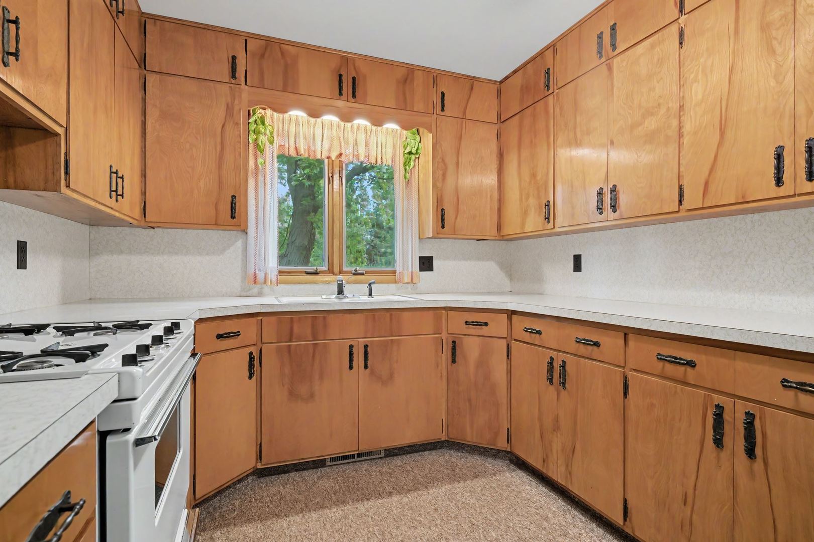 201 E Ririe Place Property Photo 10