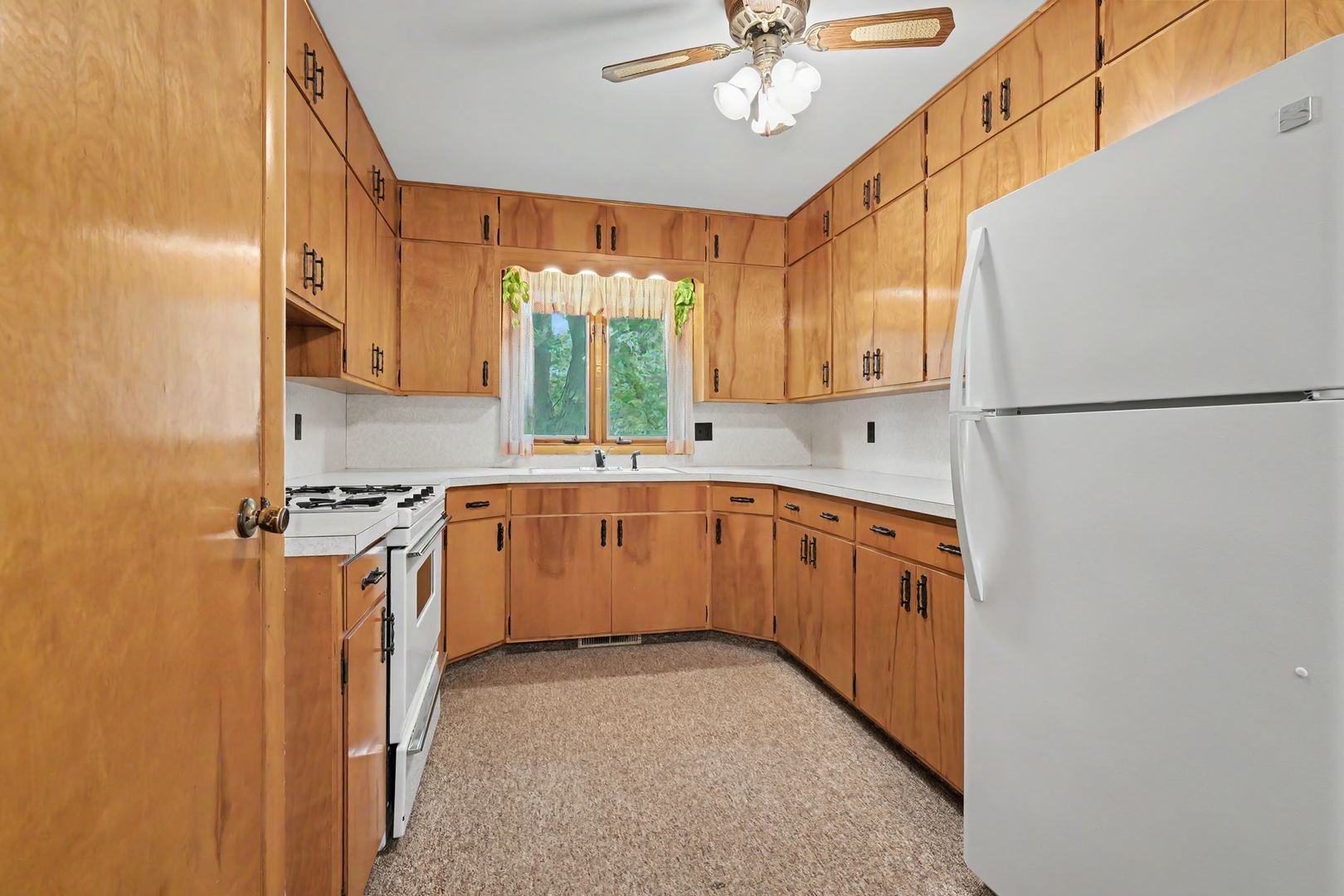 201 E Ririe Place Property Photo 11
