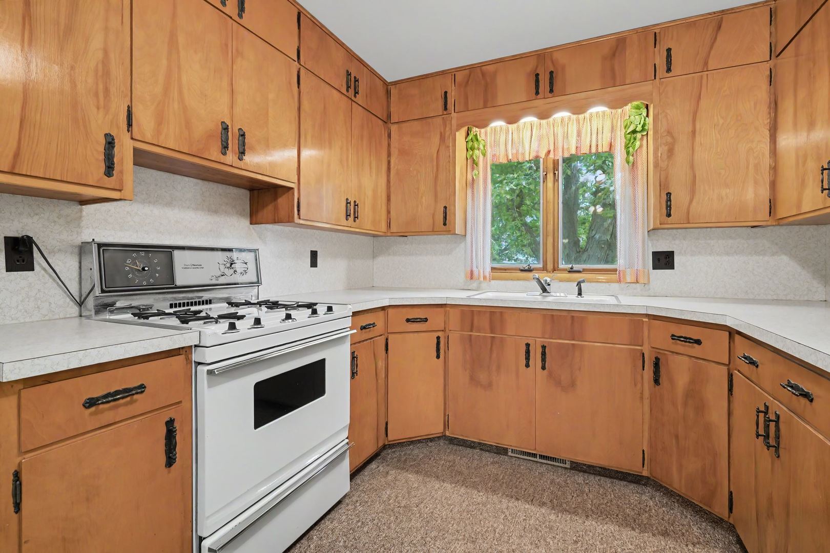 201 E Ririe Place Property Photo 12