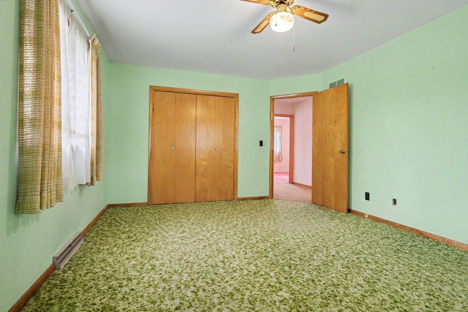 201 E Ririe Place Property Photo 17