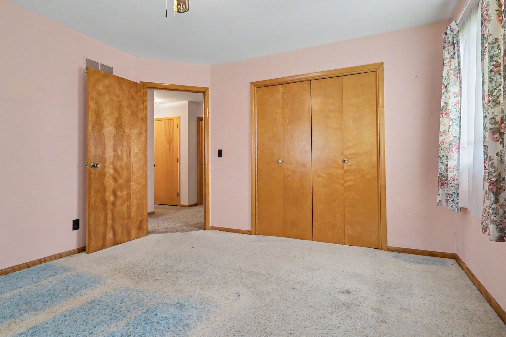 201 E Ririe Place Property Photo 19