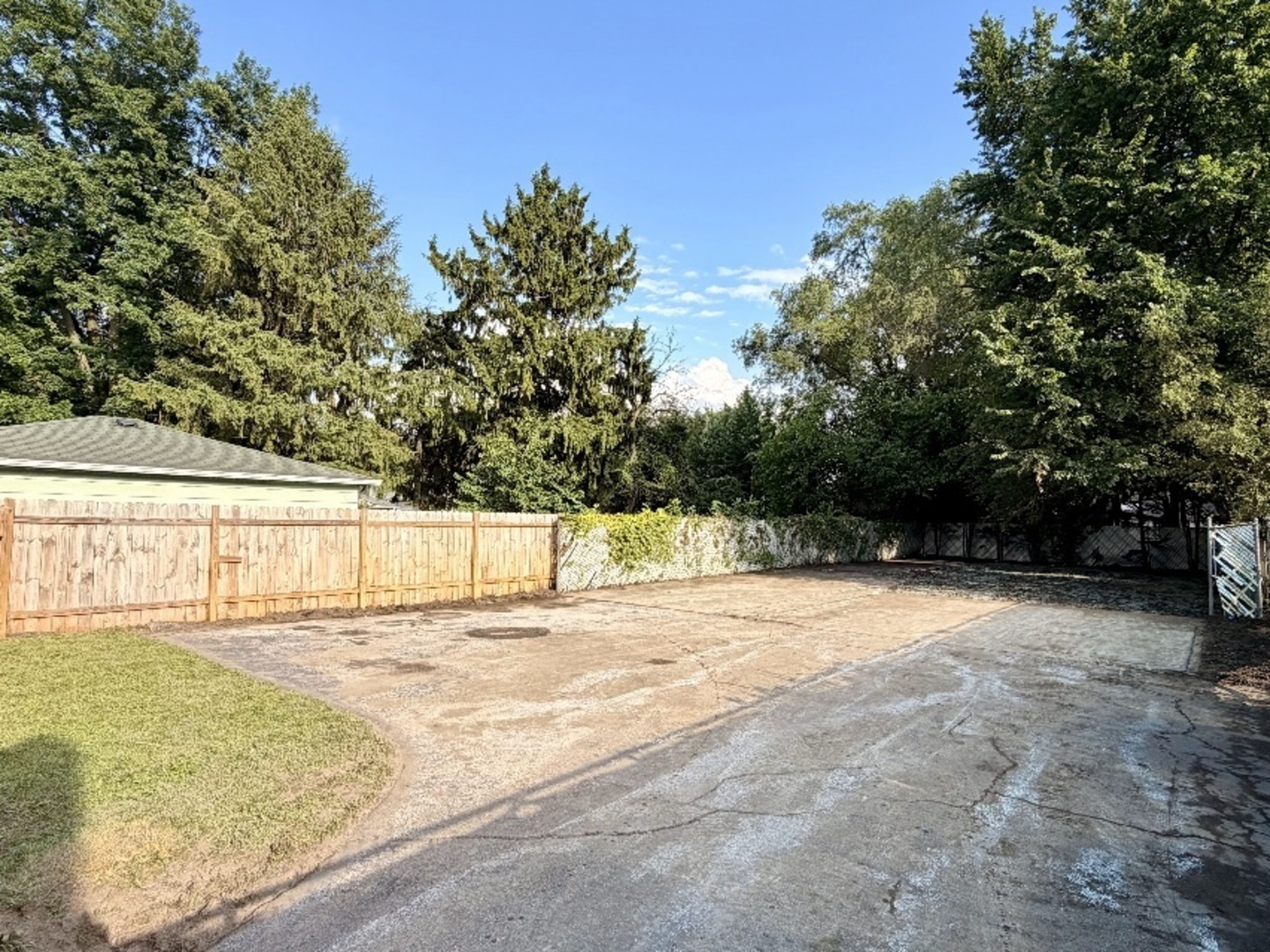 705 Sheridan Avenue Property Photo 18