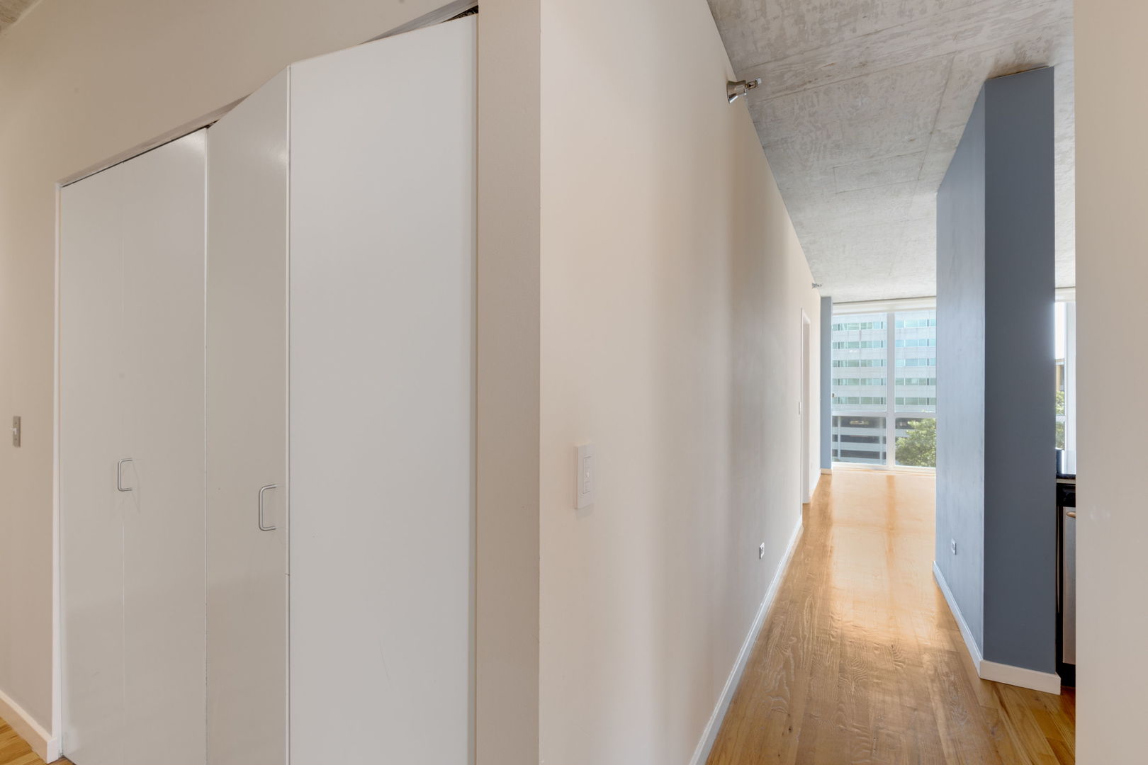 1845 S Michigan Avenue 806 Property Photo 3