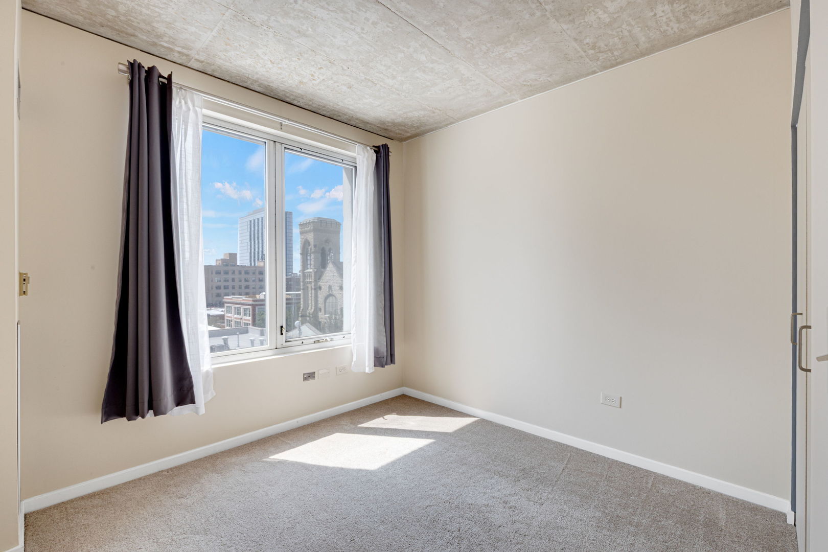 1845 S Michigan Avenue 806 Property Photo 12