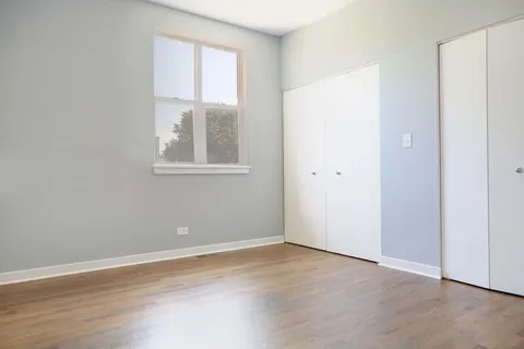 1033 E 46th Street 406 Property Photo 10
