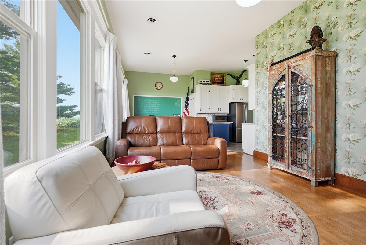 1021 Rodeo Road Property Photo 8