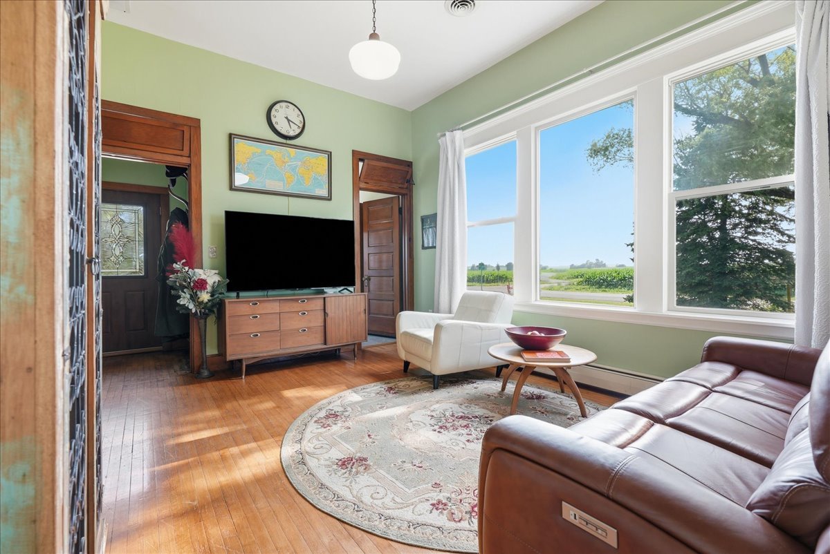 1021 Rodeo Road Property Photo 10