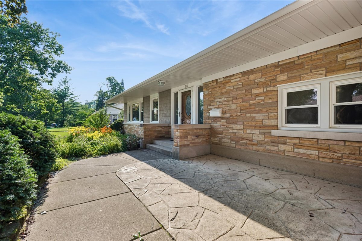 1211 James Street Property Photo 2