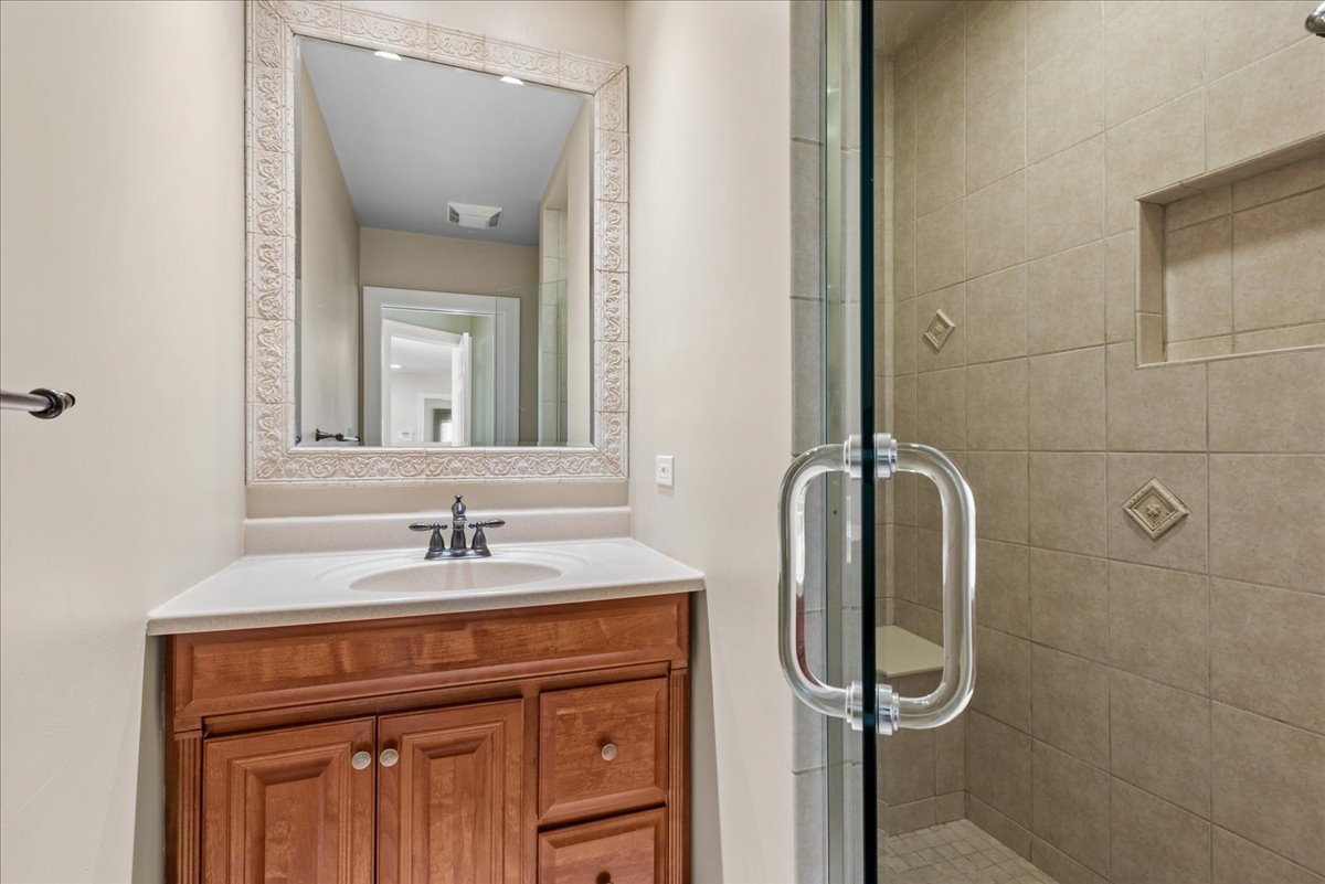 1211 James Street Property Photo 15