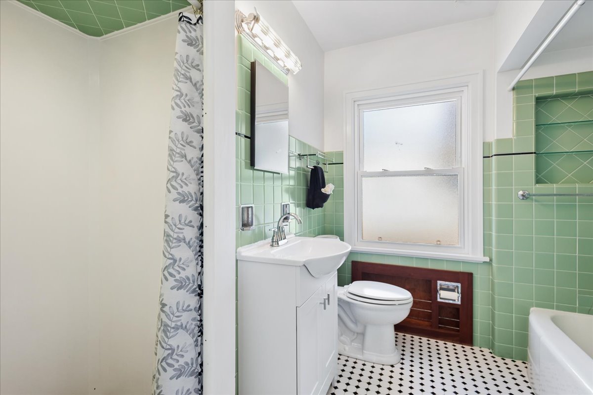 1211 James Street Property Photo 21