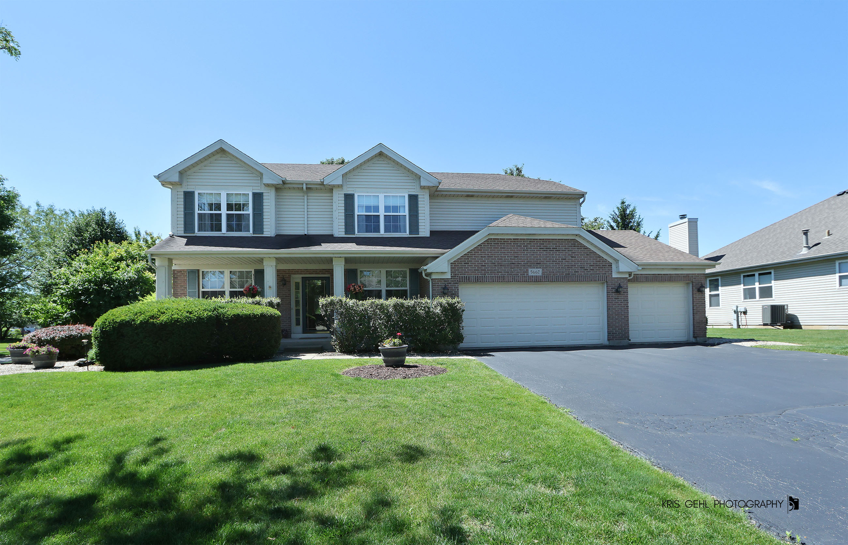 5667 Steeple Pointe Boulevard Property Photo 1